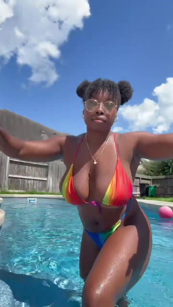 1P7FmsP6YU9RykmJ.mp4