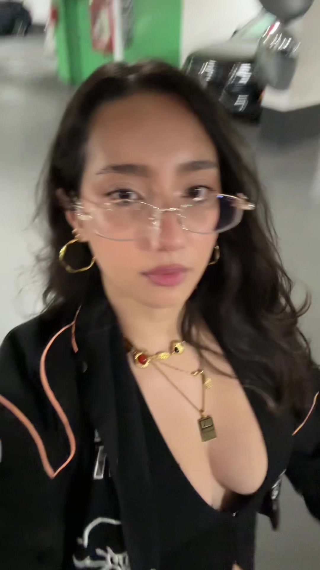 9Li3_IN9FF0xZ.mp4.mp4