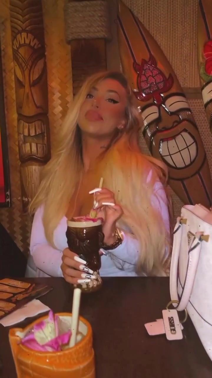 cataleya__princesa_1698111477_3220313642140637045_62515701678.mp4